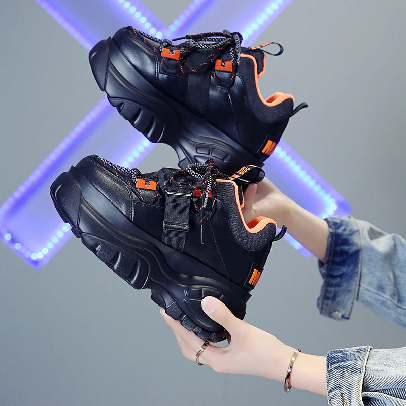 Женские кроссовки на платформе теплые зимние шнуровке толстой плоской