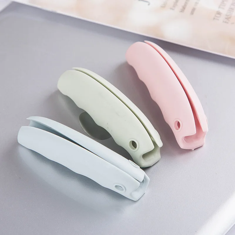 

1PCS Convenient Bag Hanging Quality Mention Dish Carry Bags Kitchen Gadgets Silicone Candy Color Save Effort Tools food clip