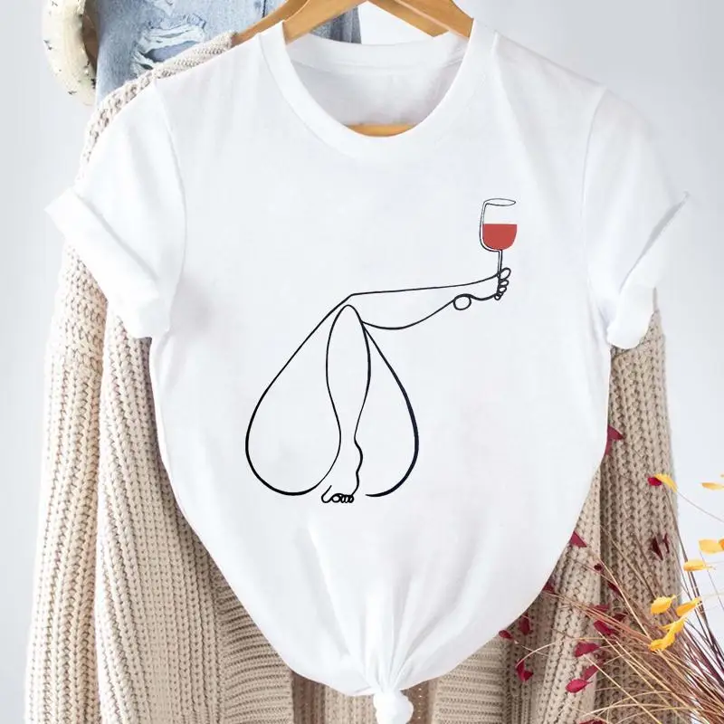 

Женская футболка с принтом винного цвета, с коротким рукавом