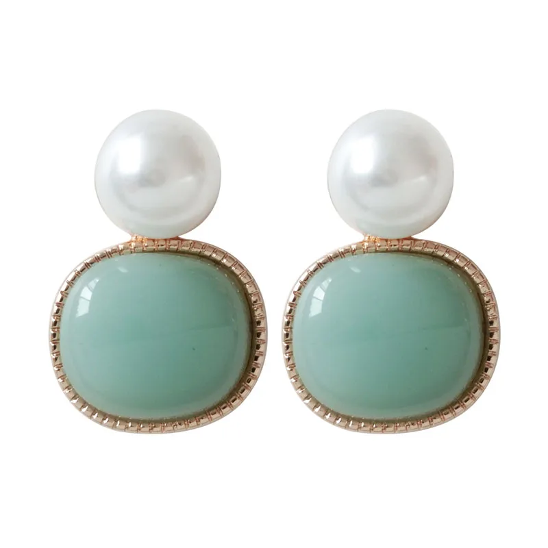 Carvejewl Geometric Imitation Pearl Clip Earrings No Ear Hole Elegant square resin Clips on Earrings Without Piercing for Women