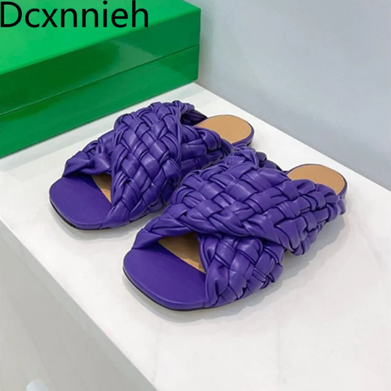 

Women Bubble Leather summer Flat Heel slippers INS fashion vacation beach shoes women's open toe cross sandals shoes 2021 New