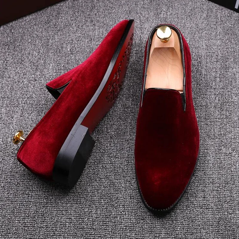 

Zapatos New 2021 Velvet Men Loafers Luxury Brand Casual Shoes Slip on Pointed Toe Party Wedding Shoes Fashion Chaussure Homme