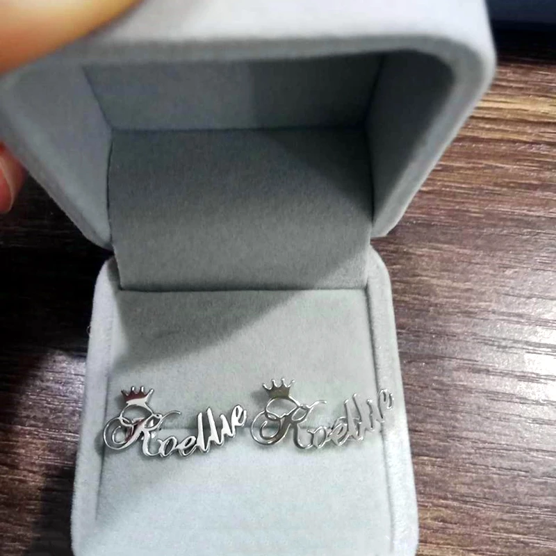 Красивые серьги гвоздики с именем короны на заказ ювелирные изделия из