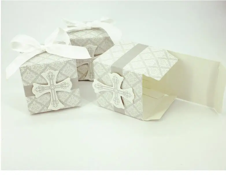 

5.3*5.3*5.4cm Small White Paper Box Chocolate Packing Folding Box Cross Wedding Favor Boxes Wedding Candy Box 50pcs