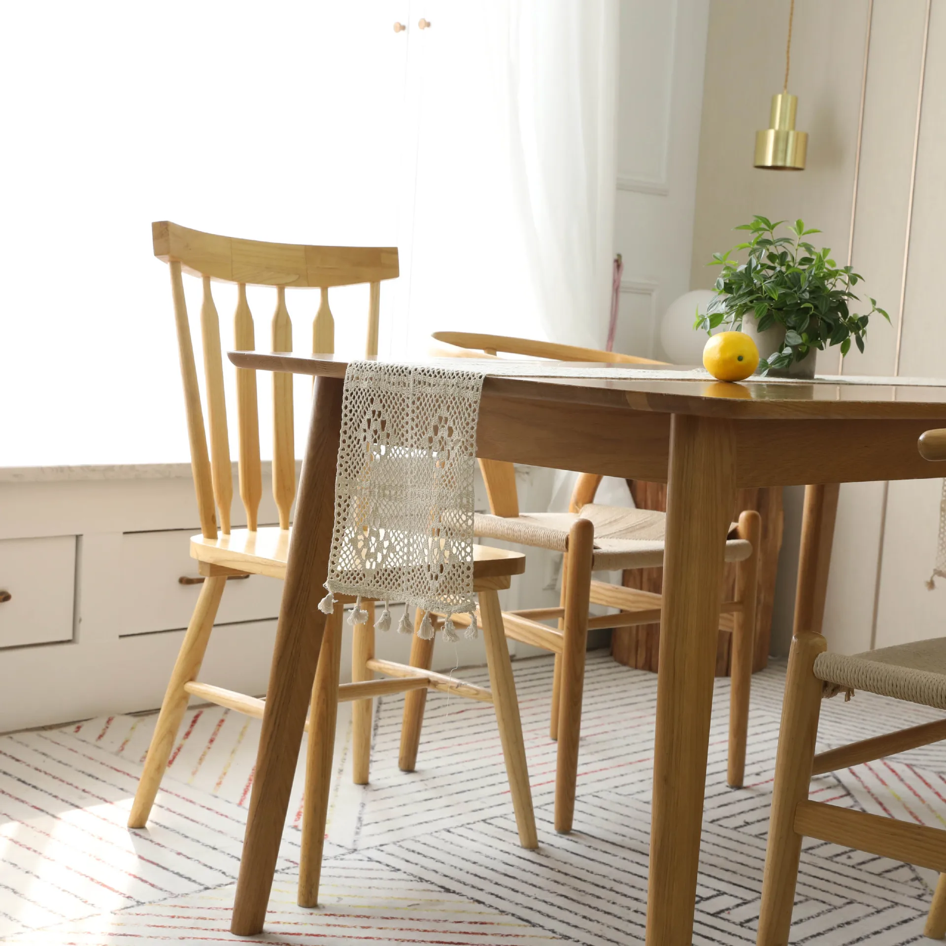 Европейский стиль ретро бегунок для стола из дворца, кружевное крючком, полиэстер, хлопок, кисточки, подставка для тарелок на обеденный стол и боковой шкаф.