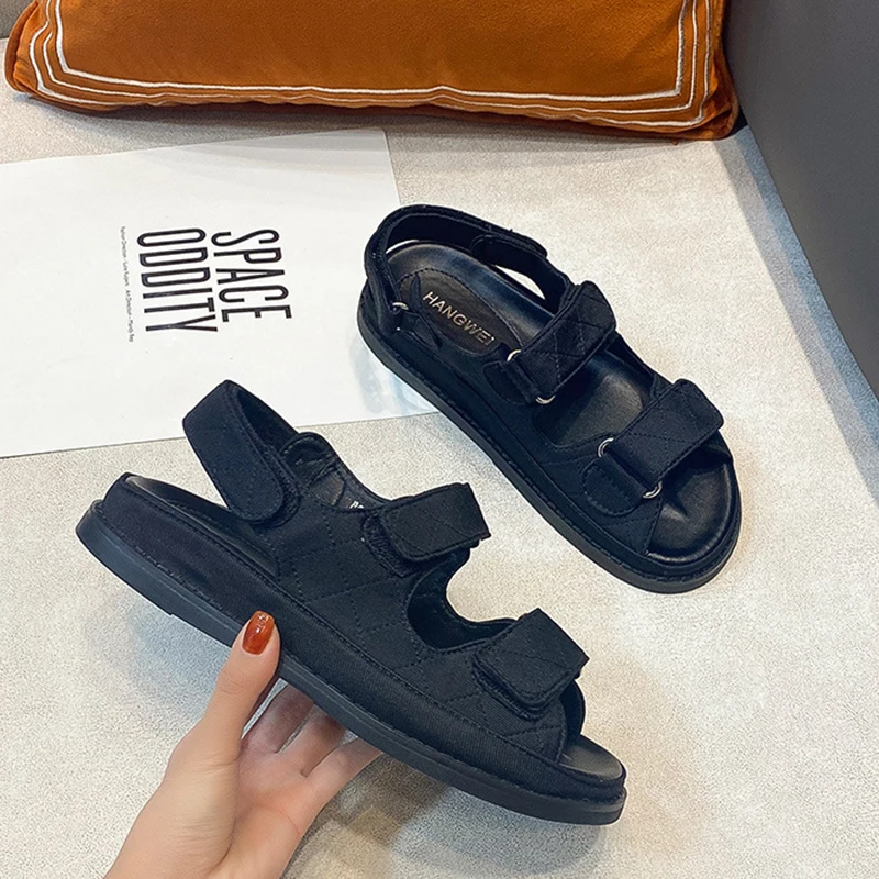 Женские туфли из денима на липучках плоской подошве с вырезами в римском стиле |