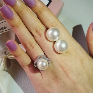 Комплект из колье и серёг, серебристого цвета, с жемчугом