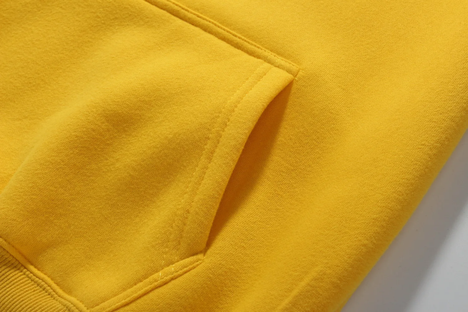 

Men's hoodies 2021 autumn and winter fleece hoodies sweaters women's solid color hoodies bottoming casual tops street trend