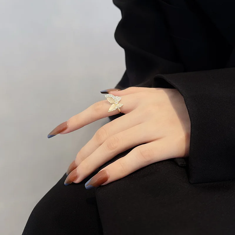 Женское регулируемое кольцо на указательный палец с бабочкой | Украшения и