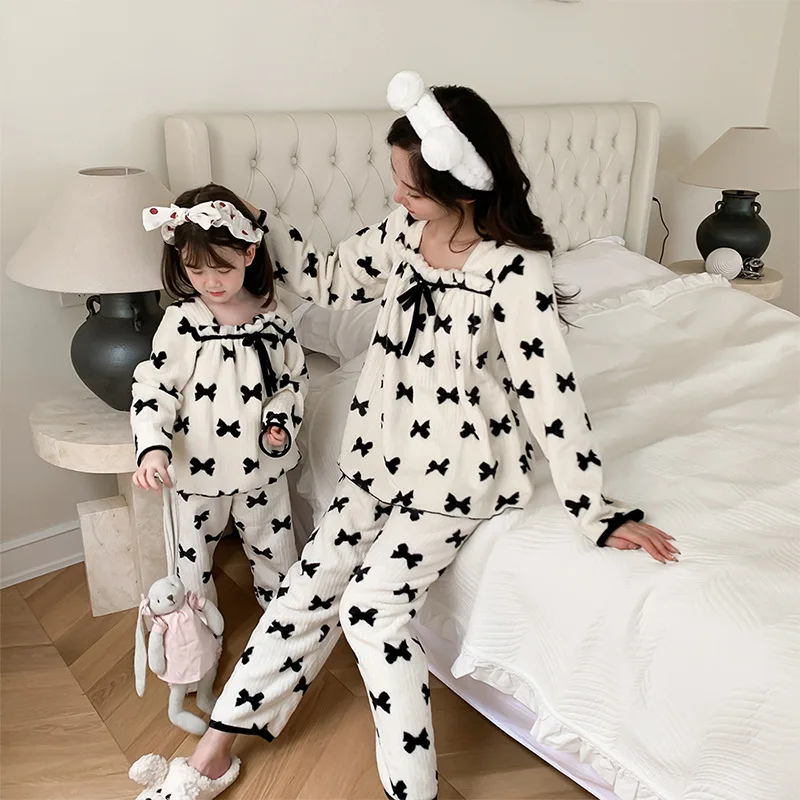 

Winter Family Look Coral Fleece Baby Girls Pajamas Flannel Mother Daughter Matching Pajamas Sets Bowtie Warm Wome Kids Sleepwear