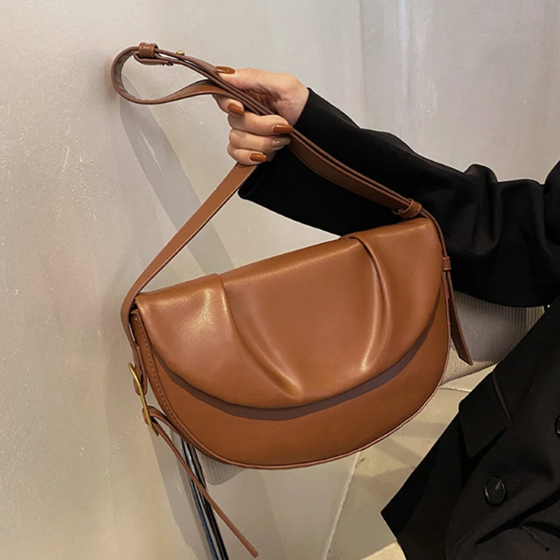 

Soft Leather Pleated Shoulder Bags for Women 2021 New Half Moon Design Messenger Bag Vintage Handbag Female Simple Crossbody Bag