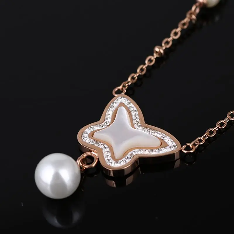 

Sweet light luxury butterfly shape set shell zircon pearl mid-length necklace