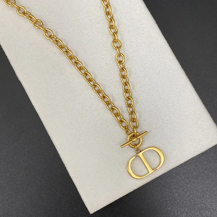 

Original Brand Designer Letter Jewelry Vintage Retro Advanced Pearl Chain Necklace Europe for Women Gift Star Chokers Necklaces