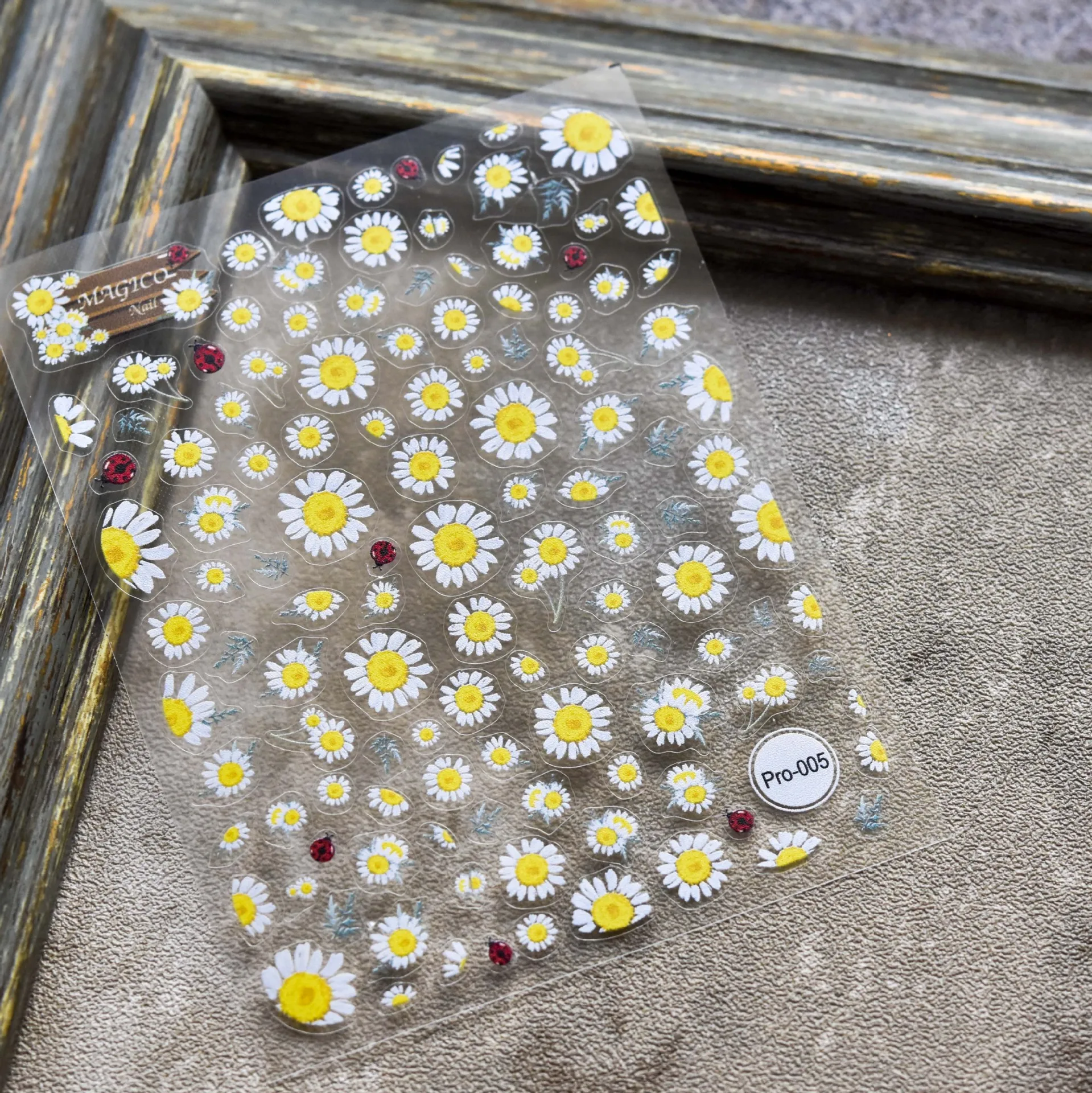 

3D Fashion Nail Art Sticker Manicure Designs High Quality Spring Little Daisy Chrysanthemum Self Adhesive Nails Decoration Decal