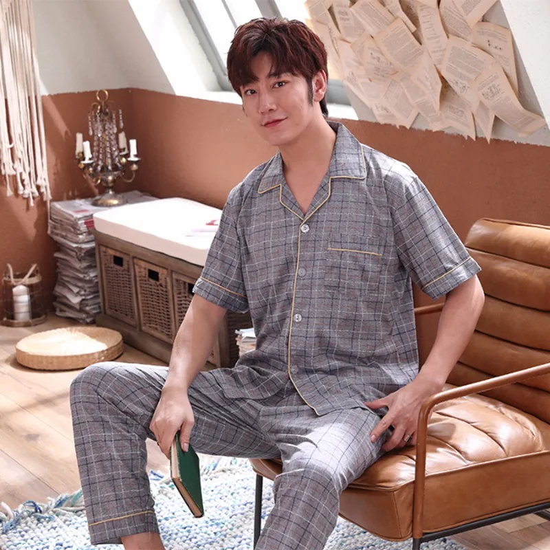 

A set of men's striped cotton pajamas, long sleeve shorts, summer pajamas, household goods