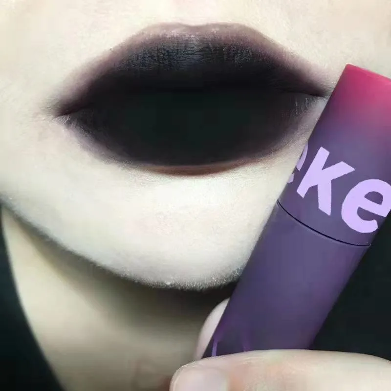 Черная водостойкая бархатная матовая губная помада в стиле панк-готика черная