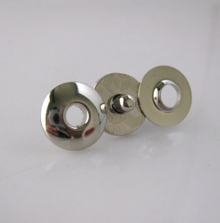 В общей сложности 20 блоков КРУГЛЫЙ 17 мм Серебряный тон Тонкий Магнитные защёлки