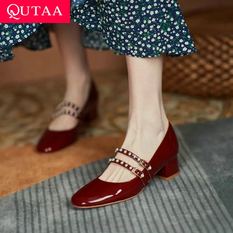 

QUTAA/2021 г. Женские туфли-лодочки из натуральной кожи с круглым носком весенне-Летняя женская обувь Мэри Джейн на низком каблуке с пряжкой разм...