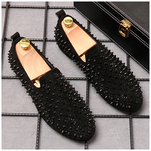 Chaussures mocassin homme; Роскошные слипоны; дизайнерская обувь с заклепками; модные лоферы; chaussure homme Cuir; 5#25/15H50 - Цвет: Черный