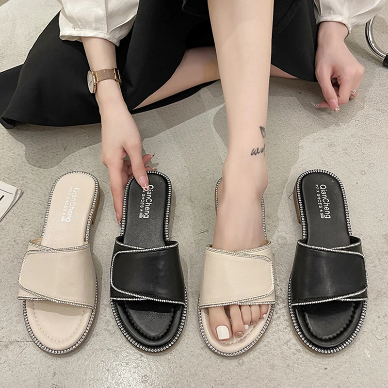 

Slippers Casual Female Shoes Low Rivet Summer Clogs Woman Glitter Slides Luxury 2021 Soft Flat Beach Jelly Metal Decoration Basi