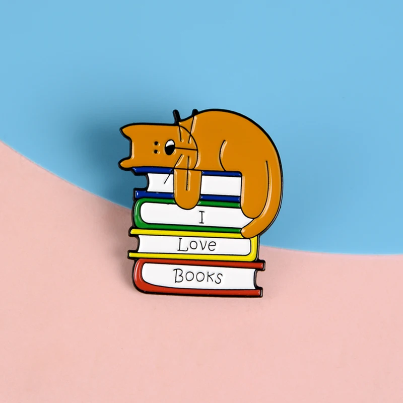 Я люблю книги, эмалированные булавки, мультфильм, кот, объятия, книги, броши для любителей книг, Книжный червь, значки нагрудные знаки