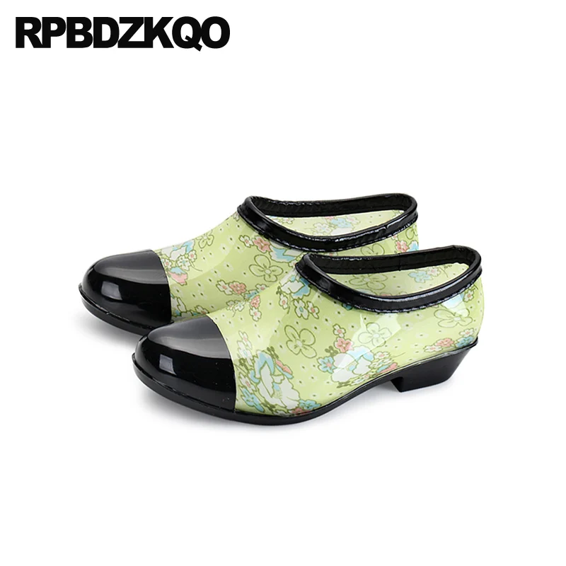 Женские ботильоны без шнуровки зеленые непромокаемые ботинки на толстой подошве