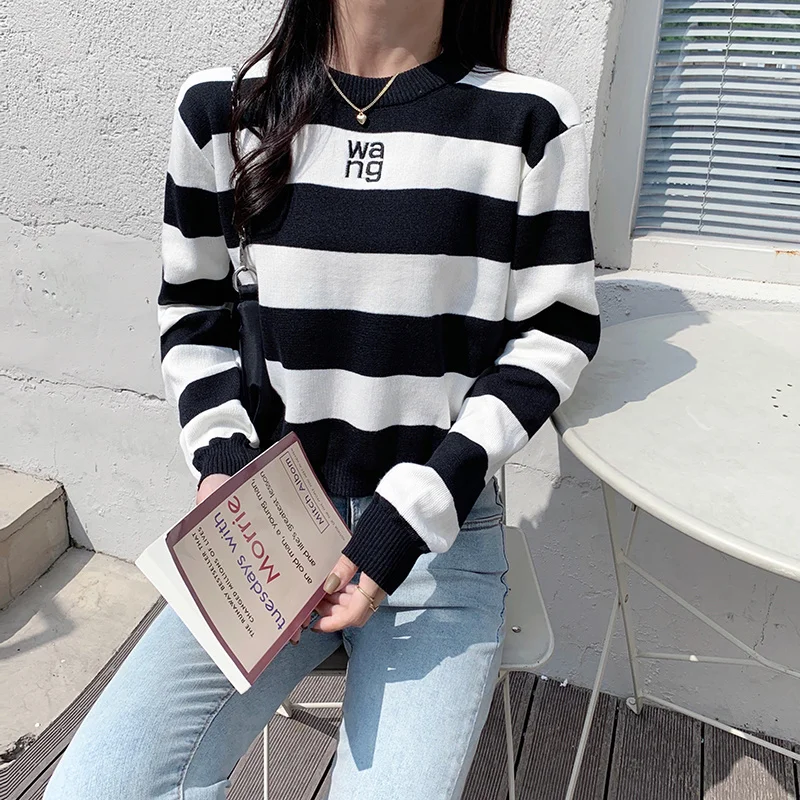 

Женский свитер в черно-белую полоску, Осень-зима
