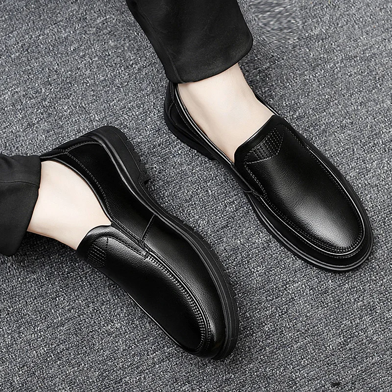 

Tops para mens causal hot fashion white breathable casual mens summer Light spring 2020 informales slip sapatos black leather