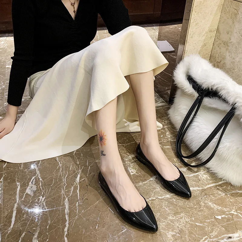 Pointed Fashion Jelly Shoes Women's Shallow Mouth Korean Version of Casual Low-help Plastic Waterproof Crystal Sandals