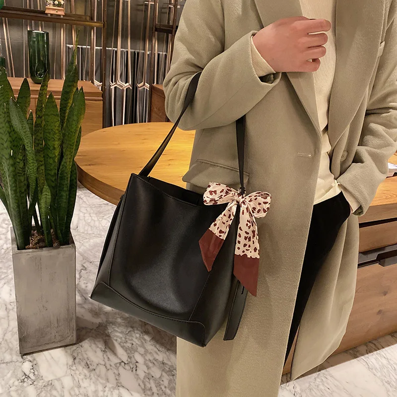 

2022 повседневные женские сумки-мешки, женская сумка через плечо с широким ремешком, вместительные большие сумки-тоуты, женские сумки на плеч...