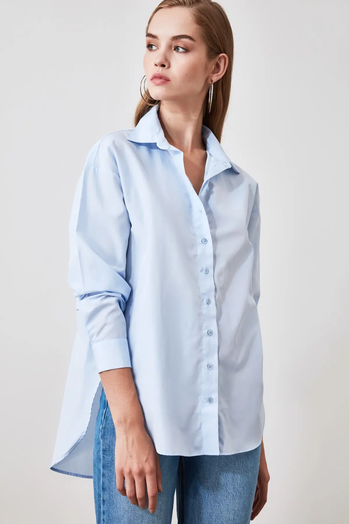 

Trendyol White Loose Fit Shirt TWOAW20GO0107