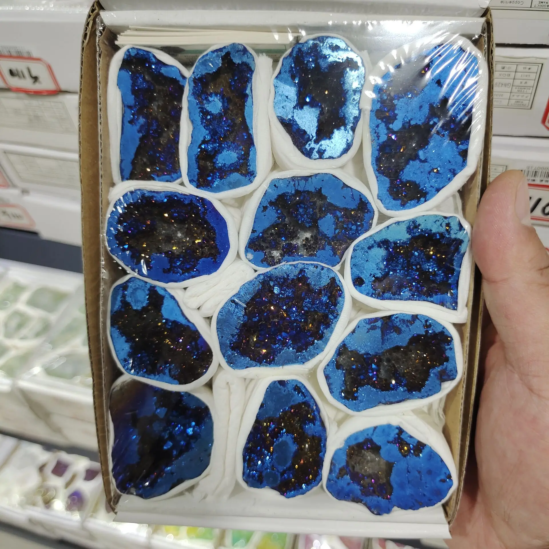 

1box PIECE AGATE AURA DRUZY