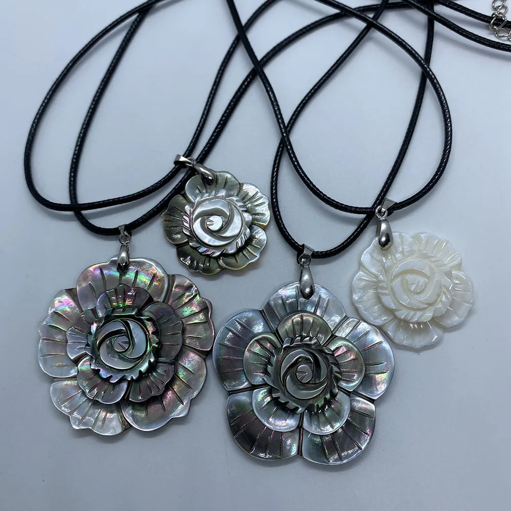 

Natural Abalone Shell Necklace Pendant Flower Shape Multi-color Carving Can Make Exquisite Necklace Jewelry Decoration Wholesale