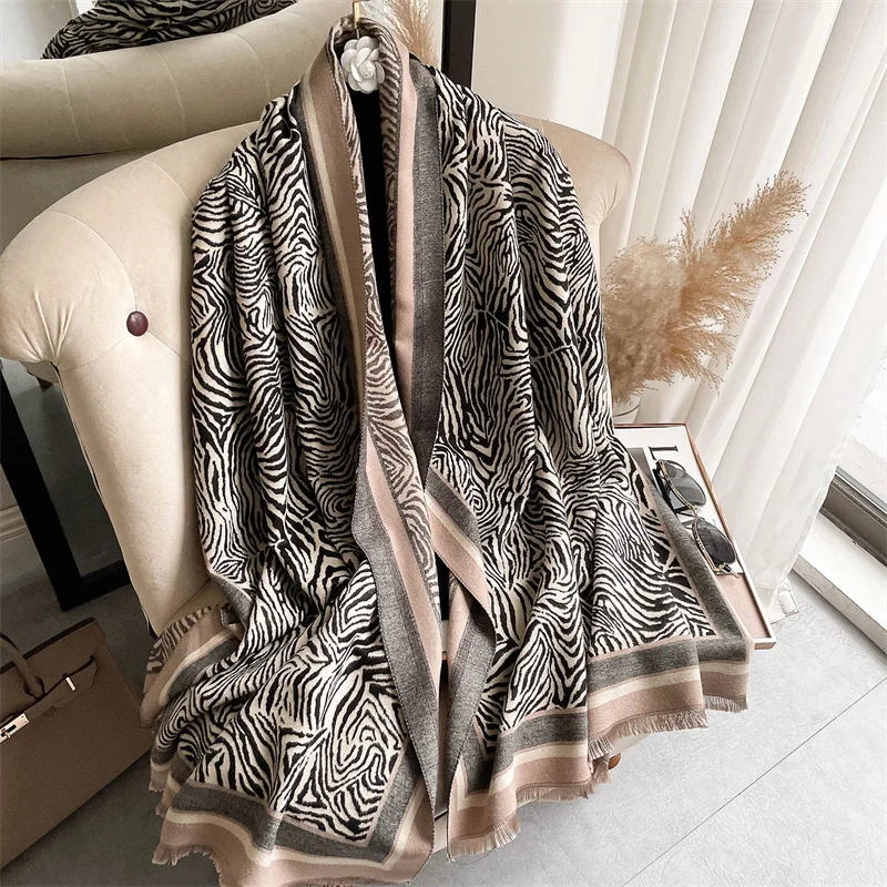 

Зимний кашемировый шарф для женщин, теплые плотные шали с принтом зебры, женское модное одеяло из пашмины с кисточками, платок, пончо, палант...