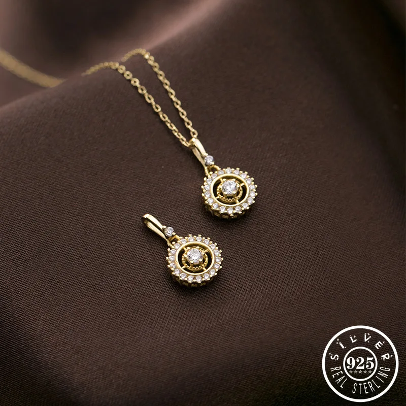 

Цепочка женская из серебра 925 пробы с кулоном круглой формы с фианитом