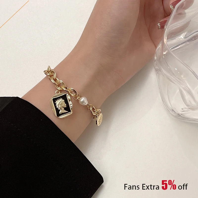 

Retro Portrait Pendant Bracelet For Women Bts Personalized Fashion Irregular Pearl Bracelet Femme Women's Charm Bangle Jewelry