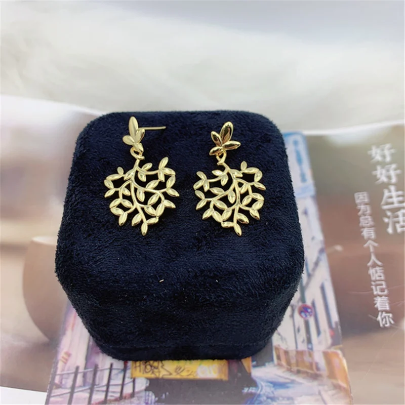 

Ladies Classic Jewelry Classic Original Irregular Leaf Metal Earrings Earrings Bohemian Style
