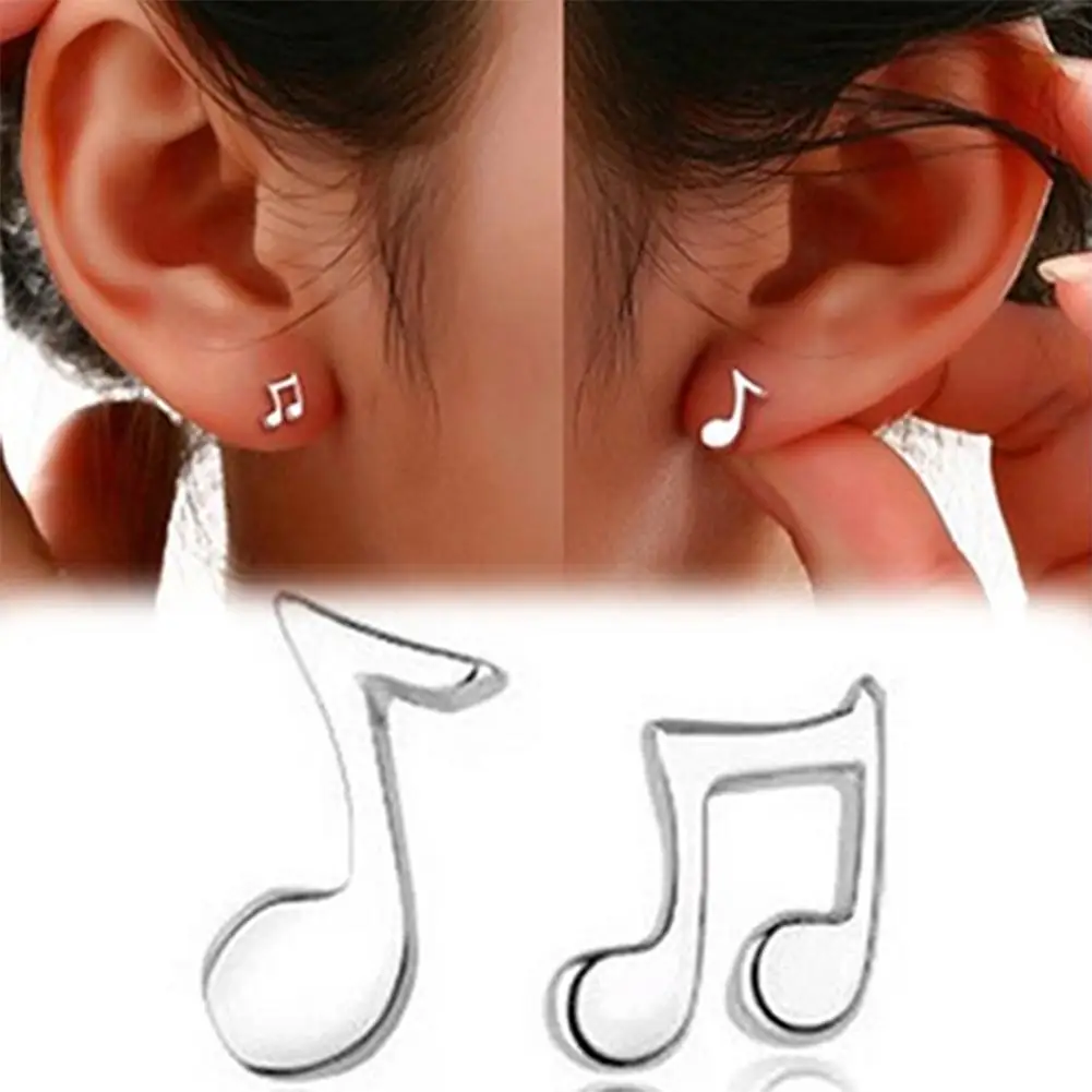 Женские асимметричные серьги гвоздики с серебряным покрытием и музыкальными