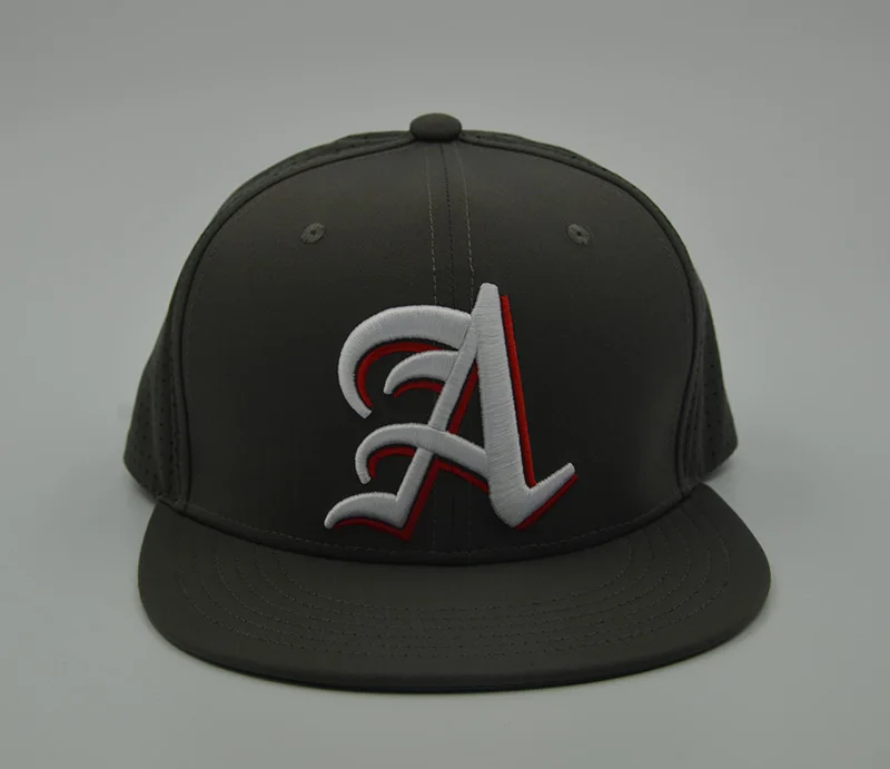 Бейсболка с 3D вышивкой и плоским козырьком из полиэстера | Аксессуары для одежды