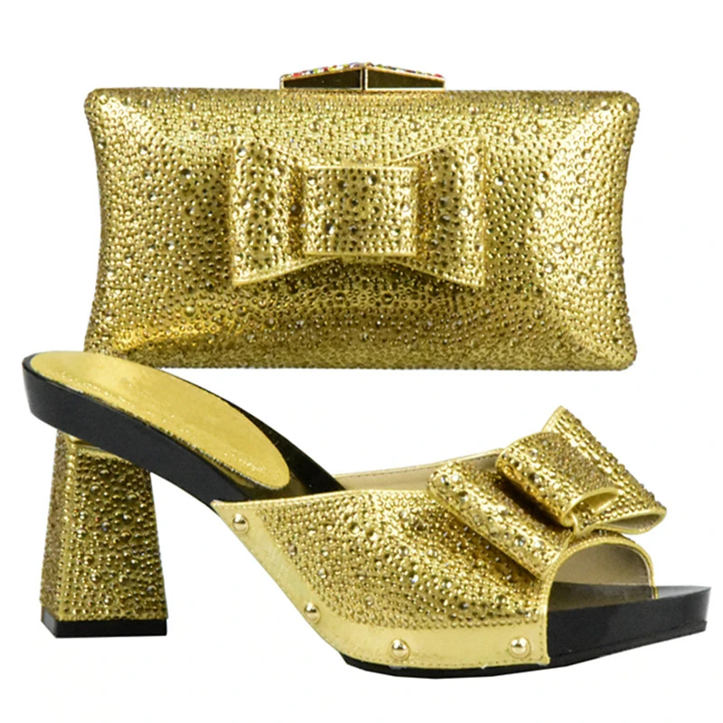 Новое поступление итальянские туфли синего цвета с подходящими сумками высокое