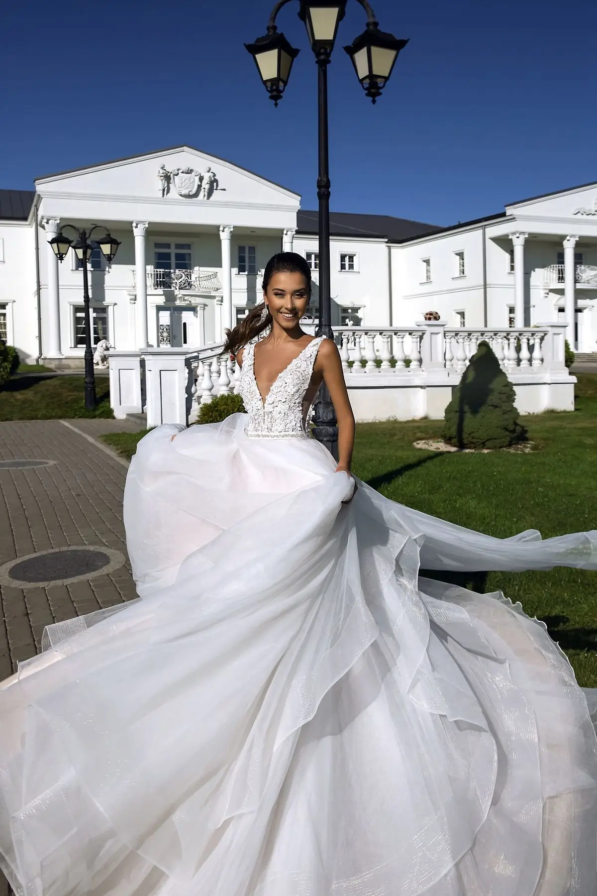 Vivian's Bridal Элегантное свадебное платье с рюшами и длинным шлейфом, сексуальное свадебное платье с глубоким v-образным вырезом и цветочной аппликацией, фантазийное свадебное платье принцессы