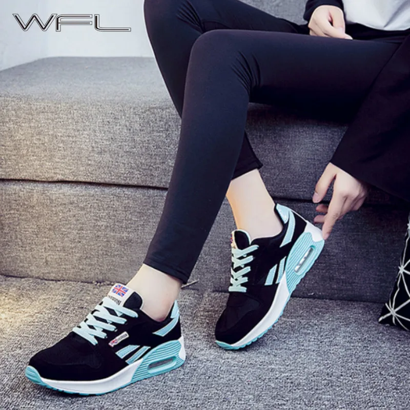 Кроссовки WFL женские парусиновые массивные сникерсы на платформе шнуровке