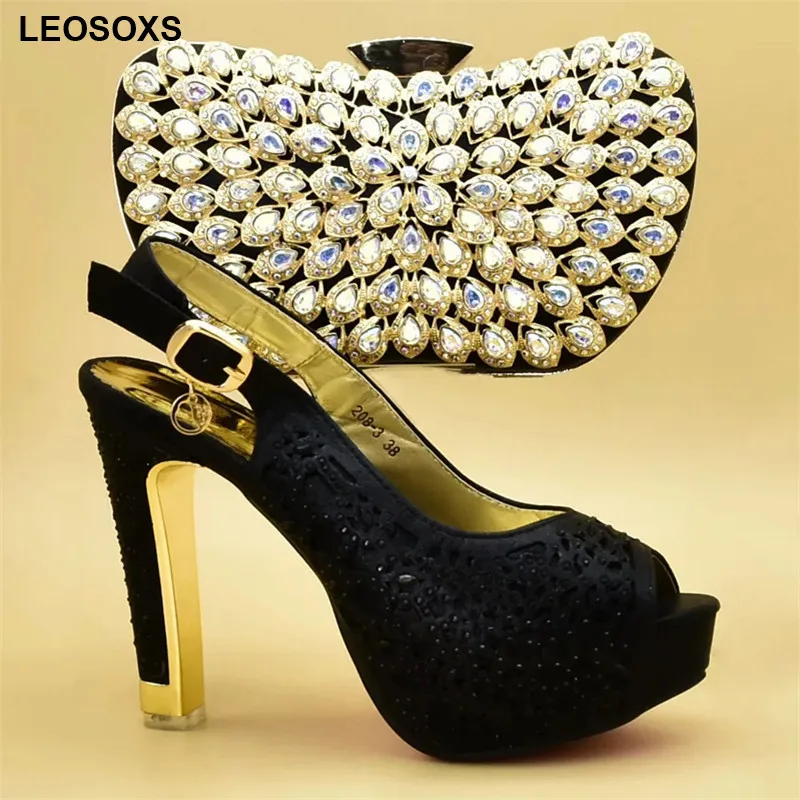 Новые Итальянские женские туфли и сумки подходящие к набору украшенные