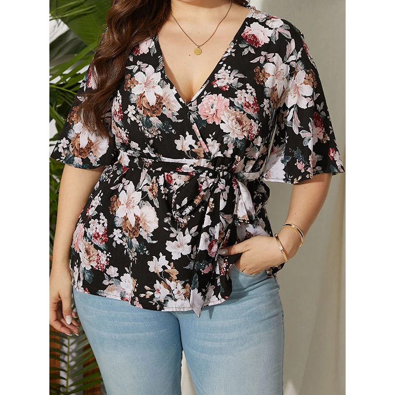 

2021 Summer Women Tops Plus Size Casual V-neck Bow Tie Sashes Bandage T-shirt Printed Waist Belt Shirt Ladies Casual Blouse