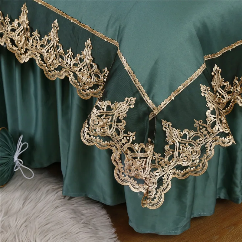 Комплект постельного белья из хлопка с вышивкой и кружевом | Дом сад