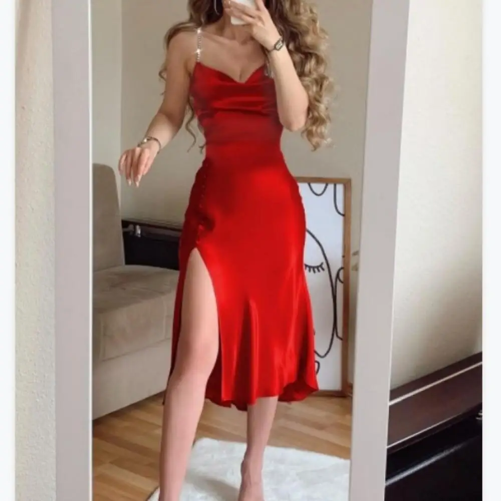 

2021 Sexy Summer Party Black Dresses Women Slash Neck Sleeveless Sling Strapless Dress Slim Fashion Female Rhinestone Dress