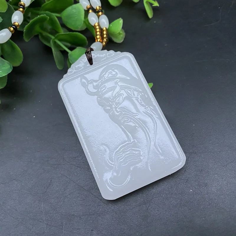 Натуральный камень белый нефрит резной кристаллический кулон для