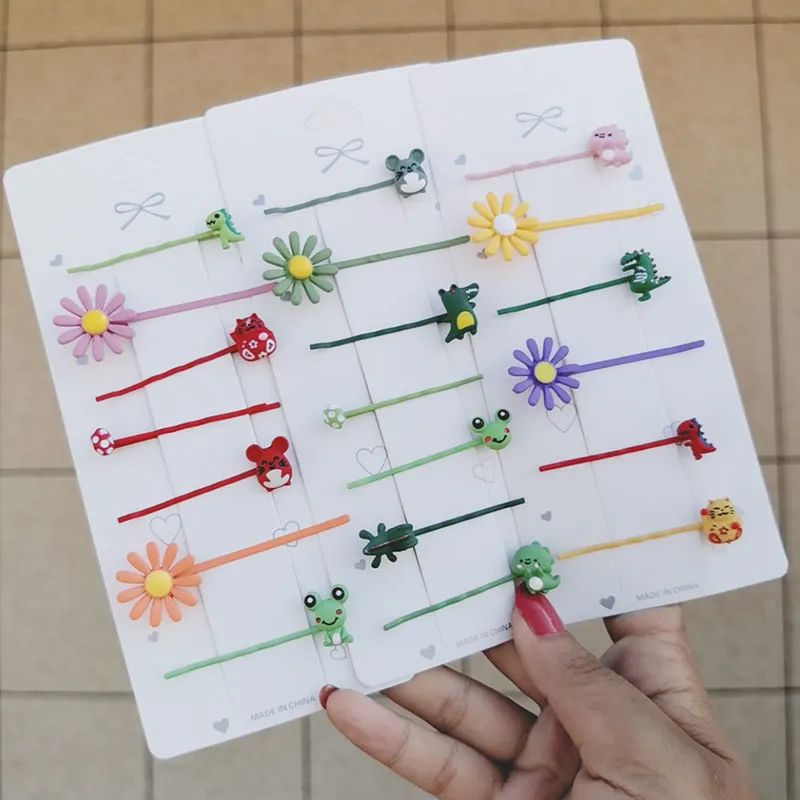 

Korean version of small fresh spray paint word clip small hairpin child adult universal hairpin clip headdress