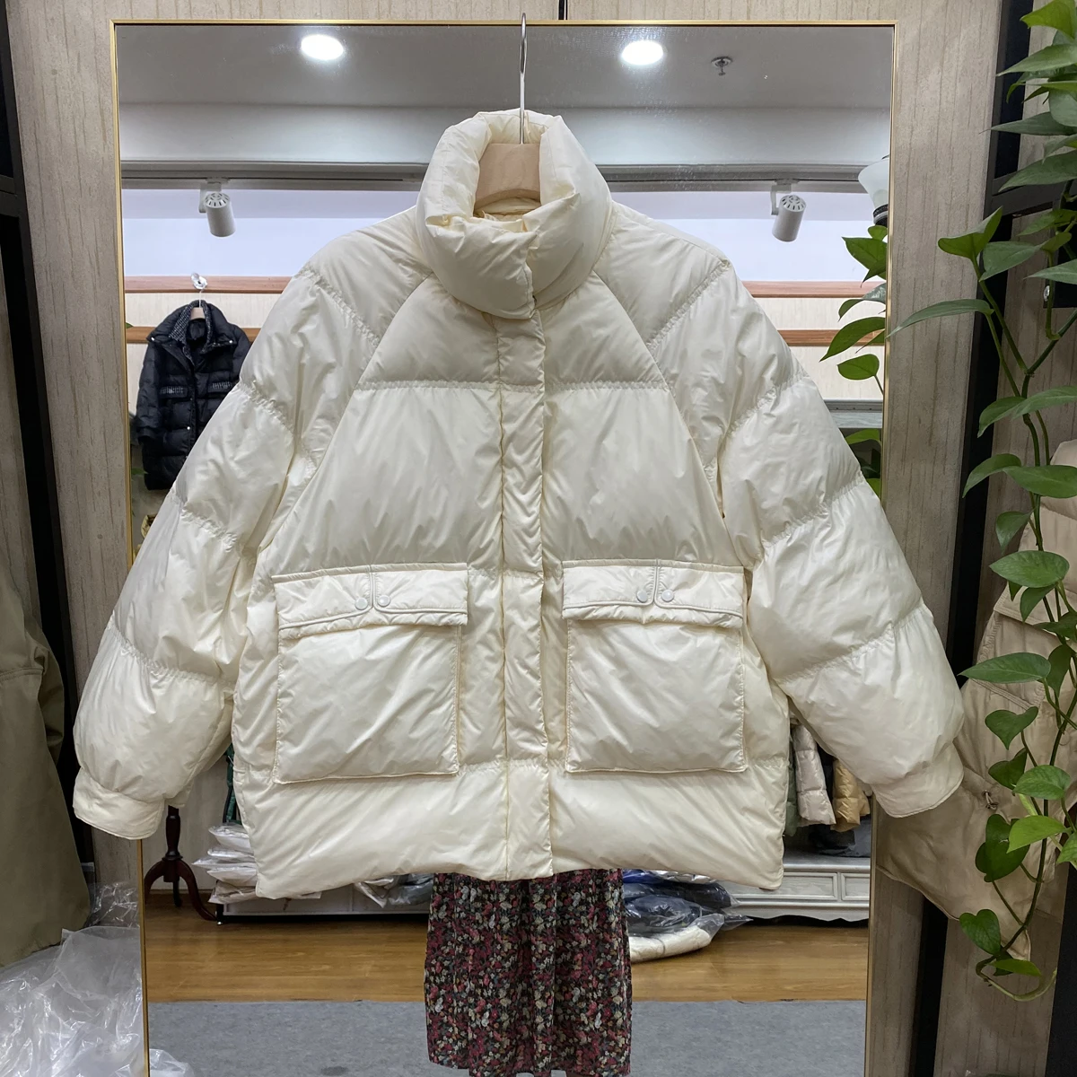 Down jacket women's thin section Korean short bread jacket stand collar fashion autumn and winter casual jacket tide