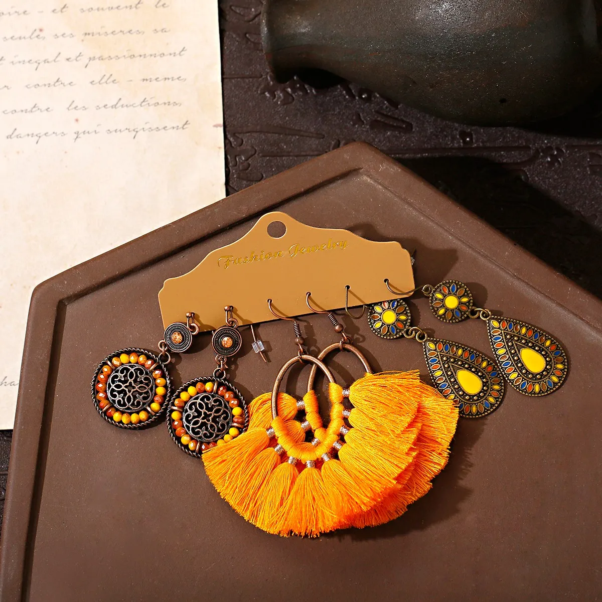 

2021 New 3 Pairs/Set Of Retro Bohemian Personality Fashion Orange Tassel Hollow Drop-Shaped Ethnic Style Ladies Pendant Earrings